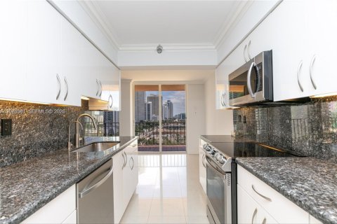 Copropriété à vendre à Sunny Isles Beach, Floride: 2 chambres, 181.07 m2 № 2338625 - photo 4
