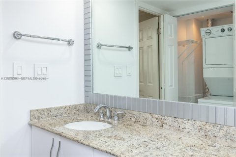 Copropriété à vendre à Sunny Isles Beach, Floride: 2 chambres, 181.07 m2 № 2338625 - photo 17