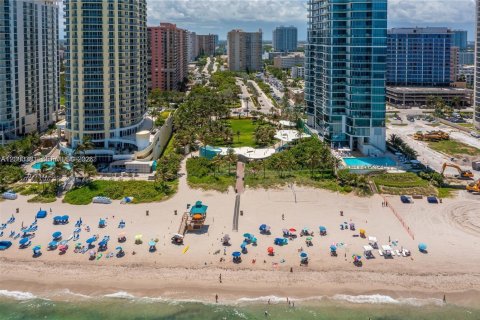 Copropriété à vendre à Sunny Isles Beach, Floride: 2 chambres, 181.07 m2 № 2338625 - photo 29