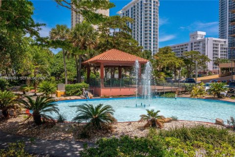 Copropriété à vendre à Sunny Isles Beach, Floride: 2 chambres, 181.07 m2 № 2338625 - photo 2