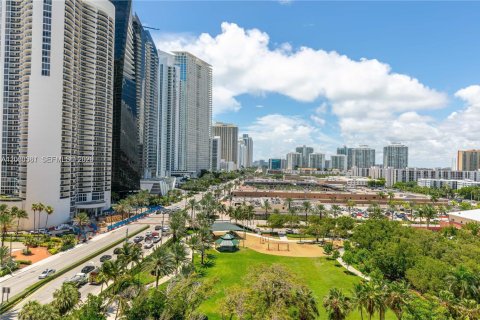Copropriété à vendre à Sunny Isles Beach, Floride: 2 chambres, 181.07 m2 № 2338625 - photo 22