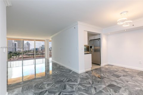 Copropriété à vendre à Sunny Isles Beach, Floride: 2 chambres, 181.07 m2 № 2338625 - photo 9