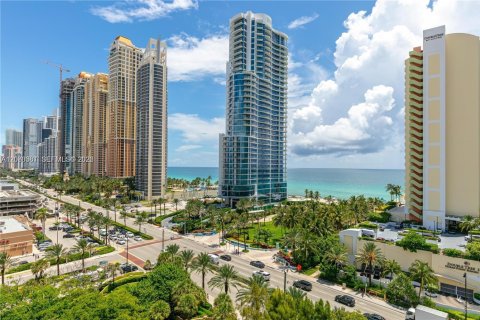 Copropriété à vendre à Sunny Isles Beach, Floride: 2 chambres, 181.07 m2 № 2338625 - photo 28
