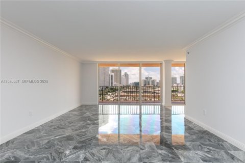Copropriété à vendre à Sunny Isles Beach, Floride: 2 chambres, 181.07 m2 № 2338625 - photo 14