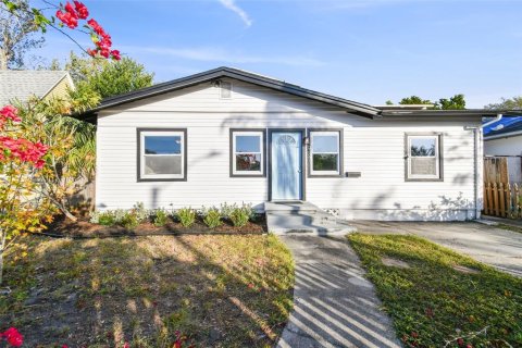 Casa en alquiler en Saint Petersburg, Florida, 3 dormitorios, 95.97 m2 № 1808816 - foto 1