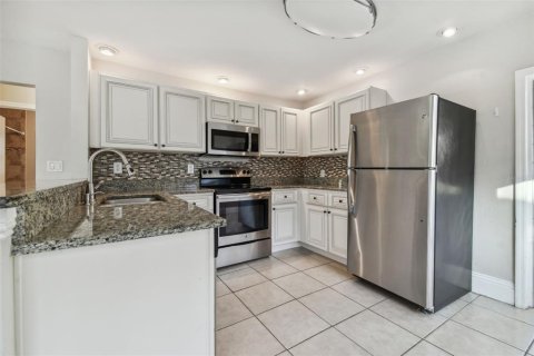 Casa en alquiler en Saint Petersburg, Florida, 3 dormitorios, 95.97 m2 № 1808816 - foto 6