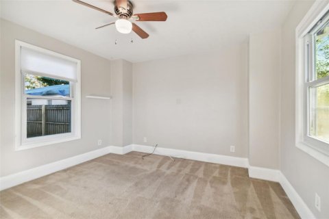 Casa en alquiler en Saint Petersburg, Florida, 3 dormitorios, 95.97 m2 № 1808816 - foto 16