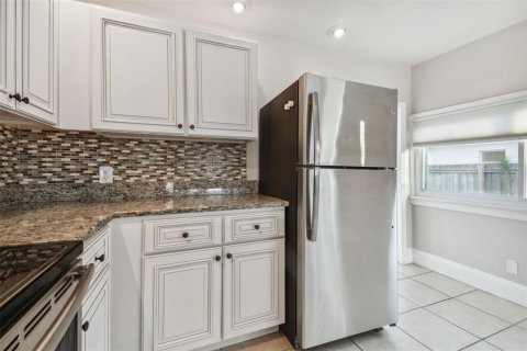 Casa en alquiler en Saint Petersburg, Florida, 3 dormitorios, 95.97 m2 № 1808816 - foto 8