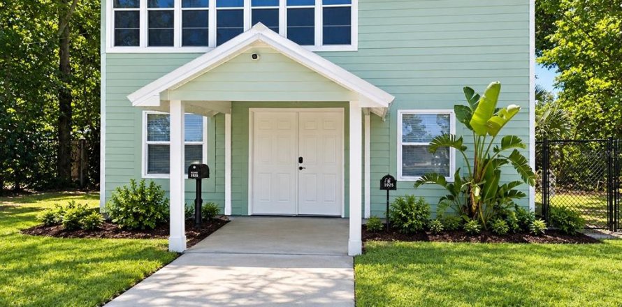 Propiedad comercial en Bartow, Florida 6 dormitorios, 189.33 m2 № 2412727