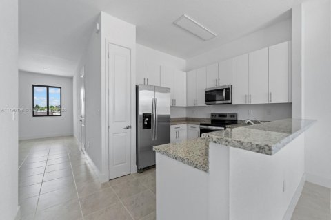 House in Homestead, Florida 4 bedrooms, 146.32 sq.m. № 1740061 - photo 10