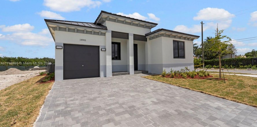 House in Homestead, Florida 4 bedrooms, 146.32 sq.m. № 1740061