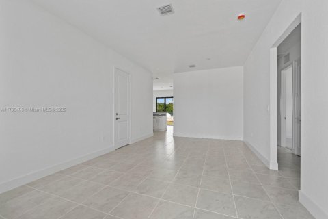 House in Homestead, Florida 4 bedrooms, 146.32 sq.m. № 1740061 - photo 3