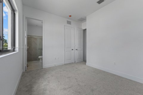 House in Homestead, Florida 4 bedrooms, 146.32 sq.m. № 1740061 - photo 19