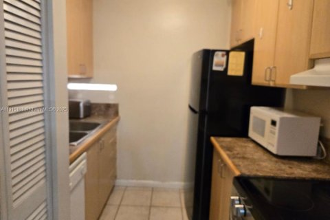 Condominio en venta en Coral Springs, Florida, 1 dormitorio, 56.67 m2 № 1972689 - foto 9