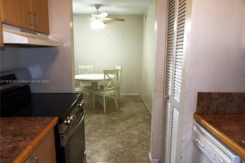 Condominio en venta en Coral Springs, Florida, 1 dormitorio, 56.67 m2 № 1972689 - foto 8