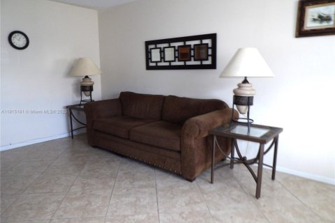 Condominio en venta en Coral Springs, Florida, 1 dormitorio, 56.67 m2 № 1972689 - foto 6