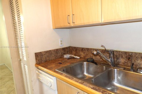 Condominio en venta en Coral Springs, Florida, 1 dormitorio, 56.67 m2 № 1972689 - foto 12