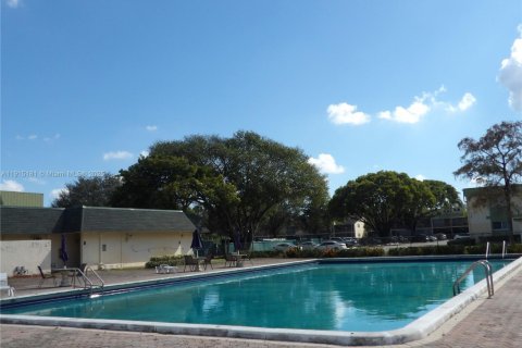 Condominio en venta en Coral Springs, Florida, 1 dormitorio, 56.67 m2 № 1972689 - foto 26