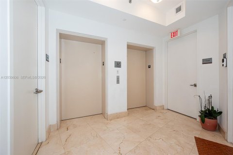 Condo à Sunny Isles Beach, Floride, 2 chambres  № 2089466