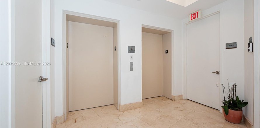 Condo à Sunny Isles Beach, Floride, 2 chambres  № 2089466