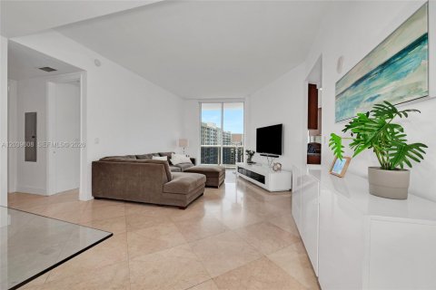 Copropriété à louer à Sunny Isles Beach, Floride: 2 chambres, 133.31 m2 № 2089466 - photo 8