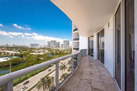 Copropriété à louer à Sunny Isles Beach, Floride: 2 chambres, 133.31 m2 № 2089466 - photo 30