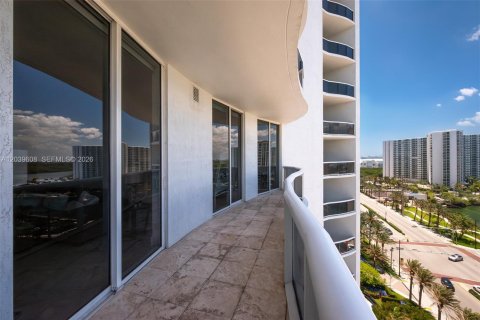 Copropriété à louer à Sunny Isles Beach, Floride: 2 chambres, 133.31 m2 № 2089466 - photo 14