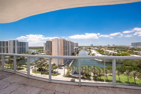 Copropriété à louer à Sunny Isles Beach, Floride: 2 chambres, 133.31 m2 № 2089466 - photo 12