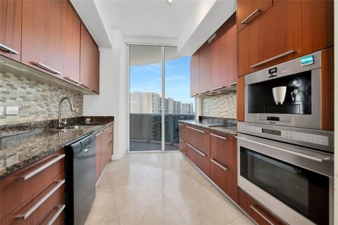 Copropriété à louer à Sunny Isles Beach, Floride: 2 chambres, 133.31 m2 № 2089466 - photo 17