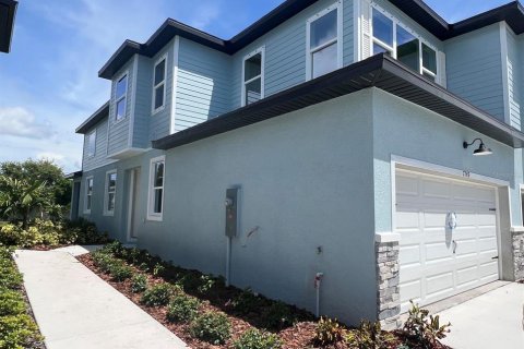 Townhouse in Seminole, Florida 3 bedrooms, 193.52 sq.m. № 1854270 - photo 3