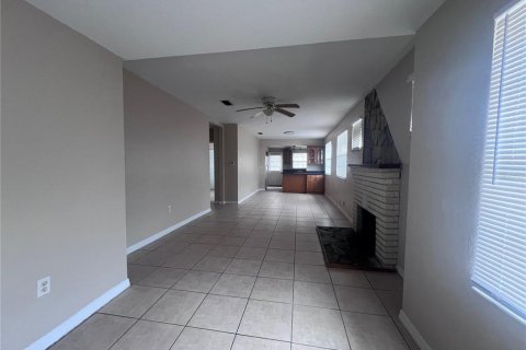 Casa en alquiler en Eustis, Florida, 2 dormitorios, 88.44 m2 № 1917338 - foto 5