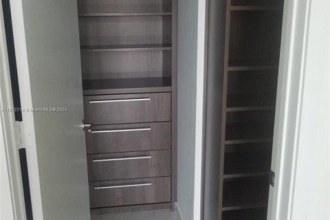Купить кондоминиум в Майами, Флорида 1 спальня, 87.7м2, № 1811550 - фото 7