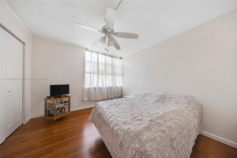 Copropriété à vendre à Miami, Floride: 2 chambres, 110.74 m2 № 1701333 - photo 18