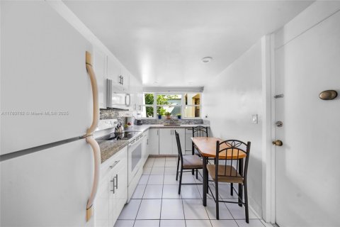 Copropriété à vendre à Miami, Floride: 2 chambres, 110.74 m2 № 1701333 - photo 7