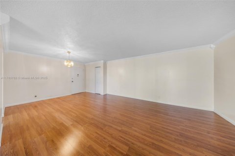 Copropriété à vendre à Miami, Floride: 2 chambres, 110.74 m2 № 1701333 - photo 6