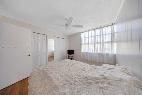 Copropriété à vendre à Miami, Floride: 2 chambres, 110.74 m2 № 1701333 - photo 20