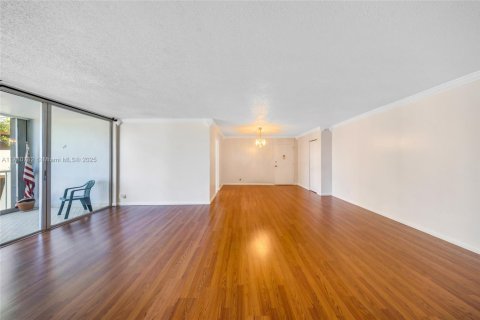 Copropriété à vendre à Miami, Floride: 2 chambres, 110.74 m2 № 1701333 - photo 25