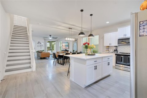 Villa ou maison à louer à Winter Garden, Floride: 3 chambres, 187.11 m2 № 2410252 - photo 6