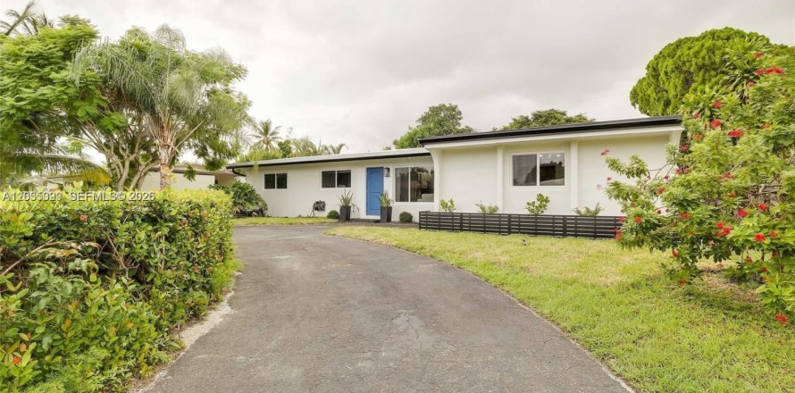 Villa ou maison à Pompano Beach, Floride 4 chambres, 160.54 m2 № 2188627
