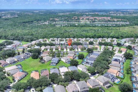 Villa ou maison à vendre à Kissimmee, Floride: 7 chambres, 267.65 m2 № 2290678 - photo 28