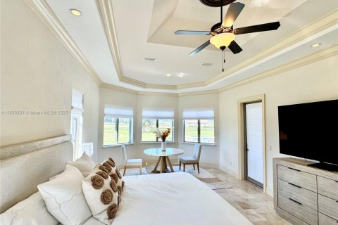 Villa ou maison à vendre à Ocala, Floride: 4 chambres, 353.12 m2 № 1953003 - photo 9