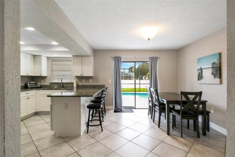 House in Sarasota, Florida 3 bedrooms, 130.99 sq.m. № 1853038 - photo 18