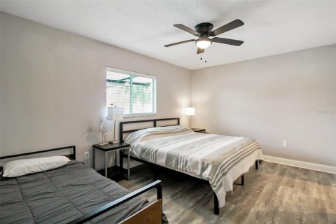 House in Sarasota, Florida 3 bedrooms, 130.99 sq.m. № 1853038 - photo 25