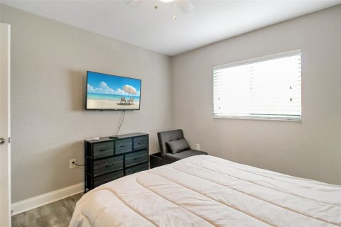 House in Sarasota, Florida 3 bedrooms, 130.99 sq.m. № 1853038 - photo 16