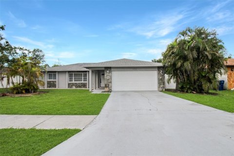 House in Sarasota, Florida 3 bedrooms, 130.99 sq.m. № 1853038