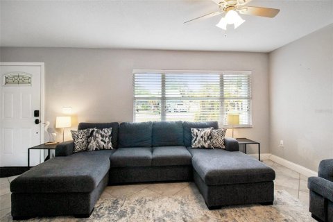 House in Sarasota, Florida 3 bedrooms, 130.99 sq.m. № 1853038 - photo 7