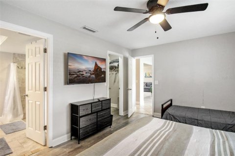 House in Sarasota, Florida 3 bedrooms, 130.99 sq.m. № 1853038 - photo 28