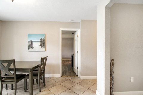 House in Sarasota, Florida 3 bedrooms, 130.99 sq.m. № 1853038 - photo 24