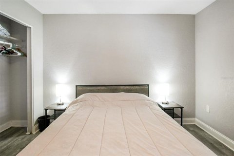 House in Sarasota, Florida 3 bedrooms, 130.99 sq.m. № 1853038 - photo 12