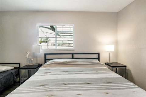 House in Sarasota, Florida 3 bedrooms, 130.99 sq.m. № 1853038 - photo 26